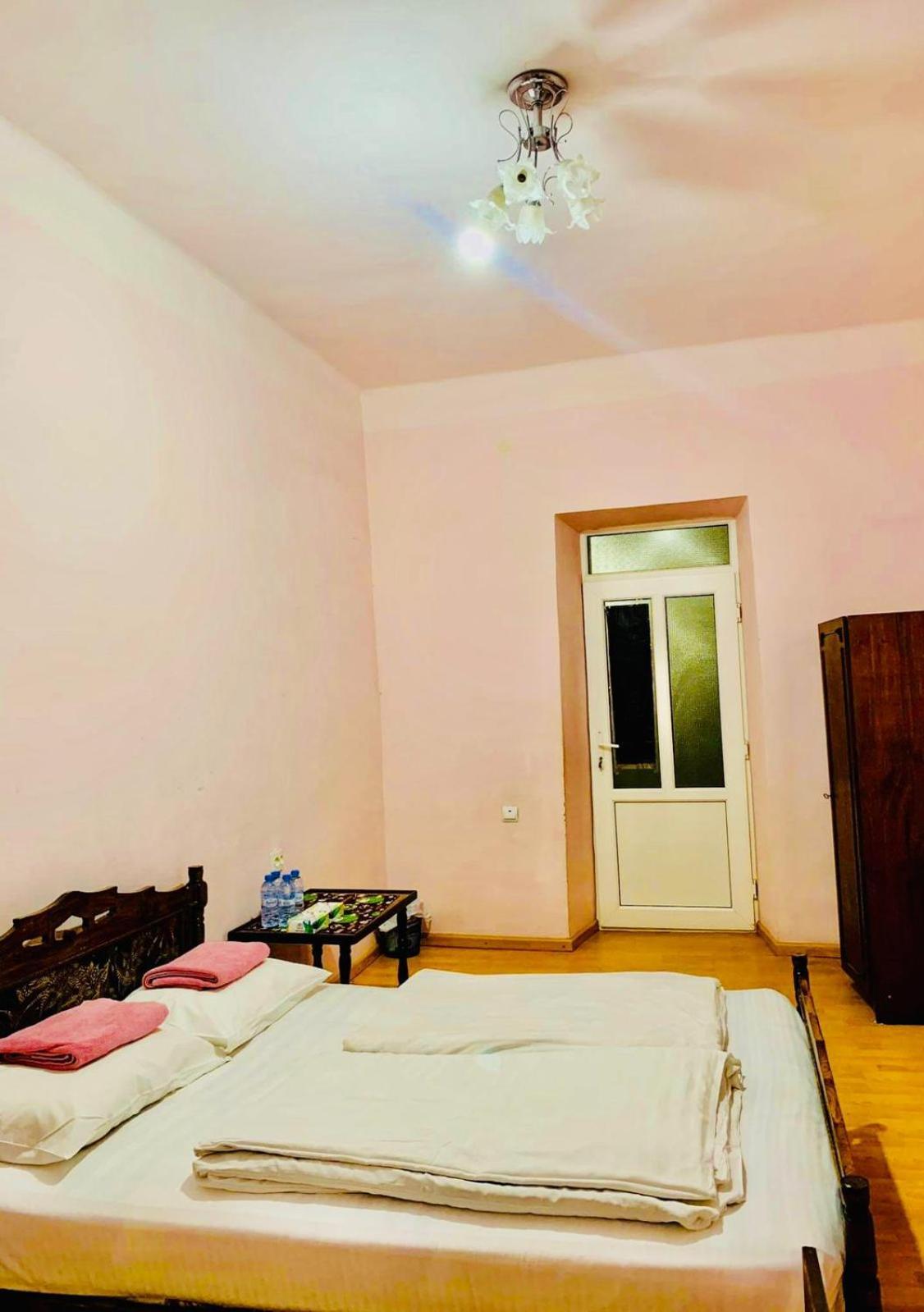 Infinity Hostel & Tour Erivan Exterior foto